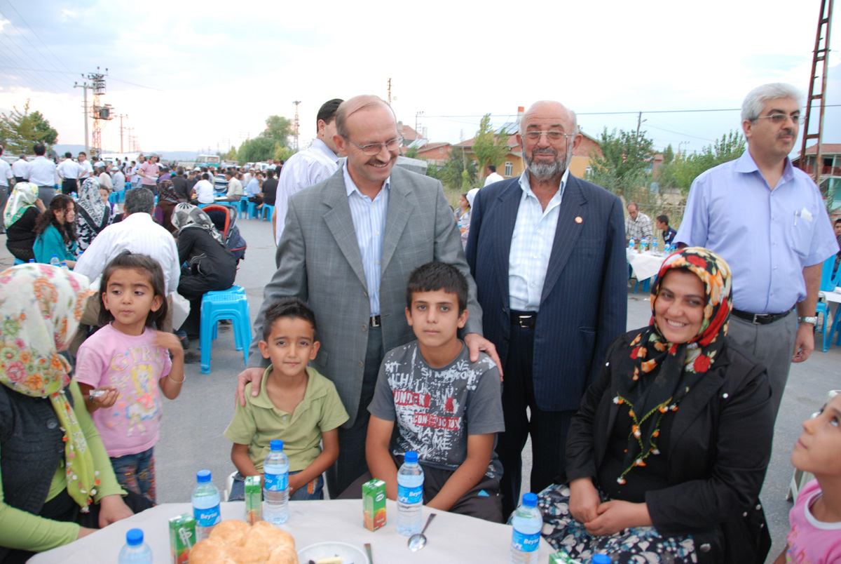 Mahalle İftarları Saraçoğlu Mahallesi'nde