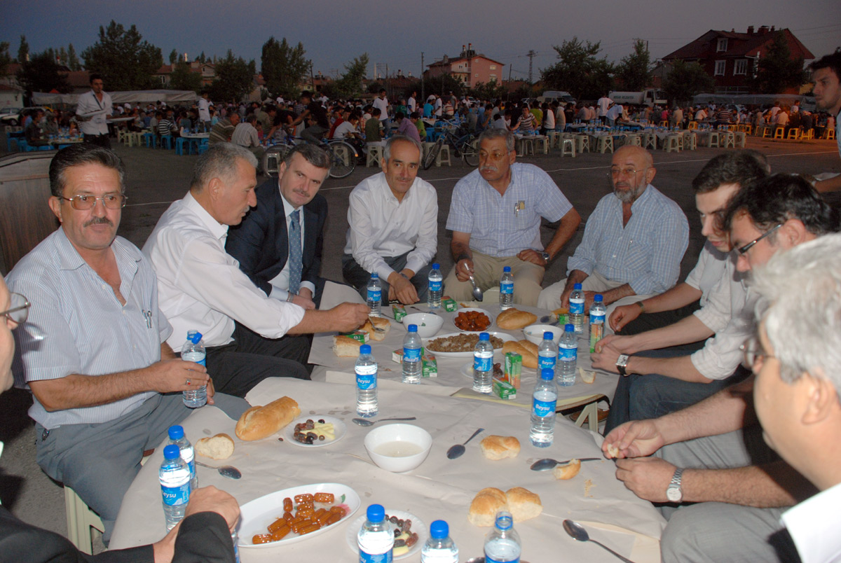 Mahalle İftarları Kovanağzı Mahallesi'nde
