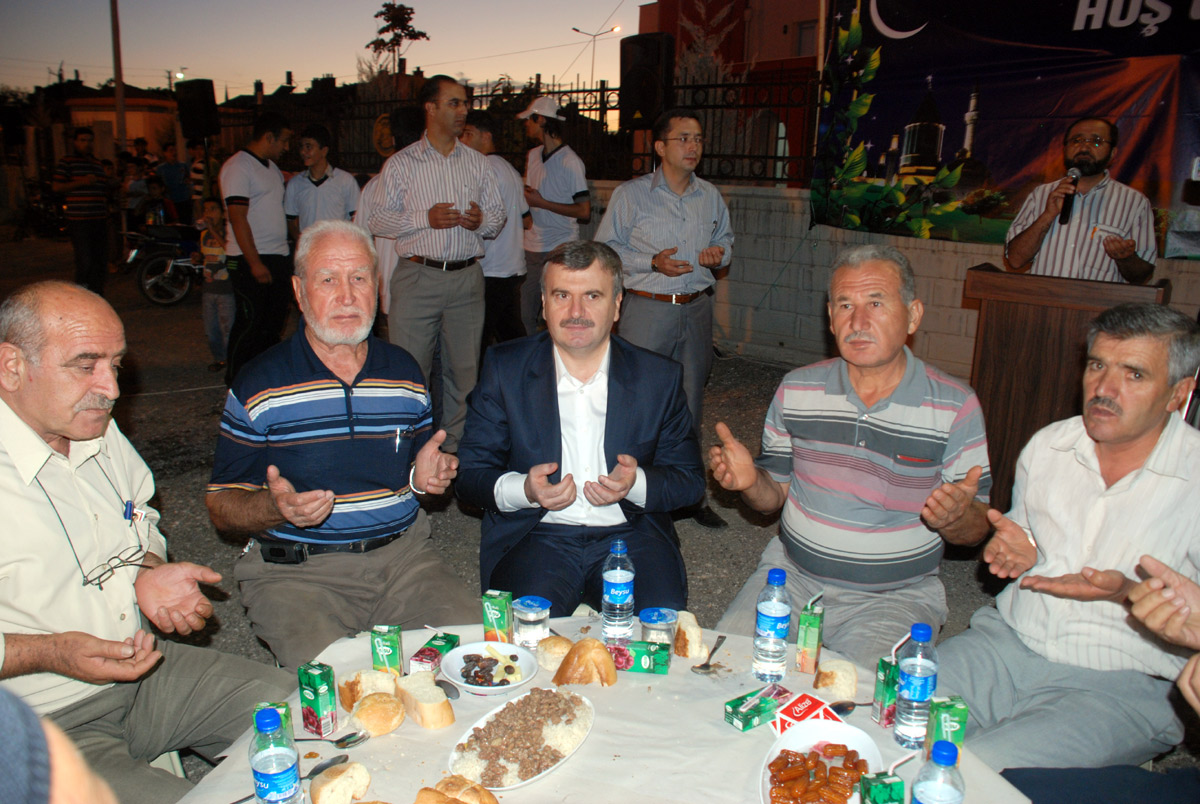 4 Mahalle İftar Yemeğinde Bir Araya Geldi