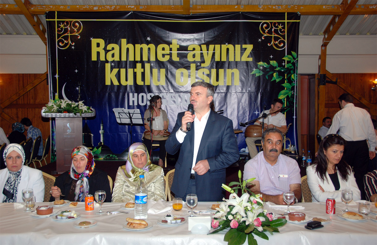 Muhtarlar, Başkan Akyürek'in İftar Yemeğinde Buluştu