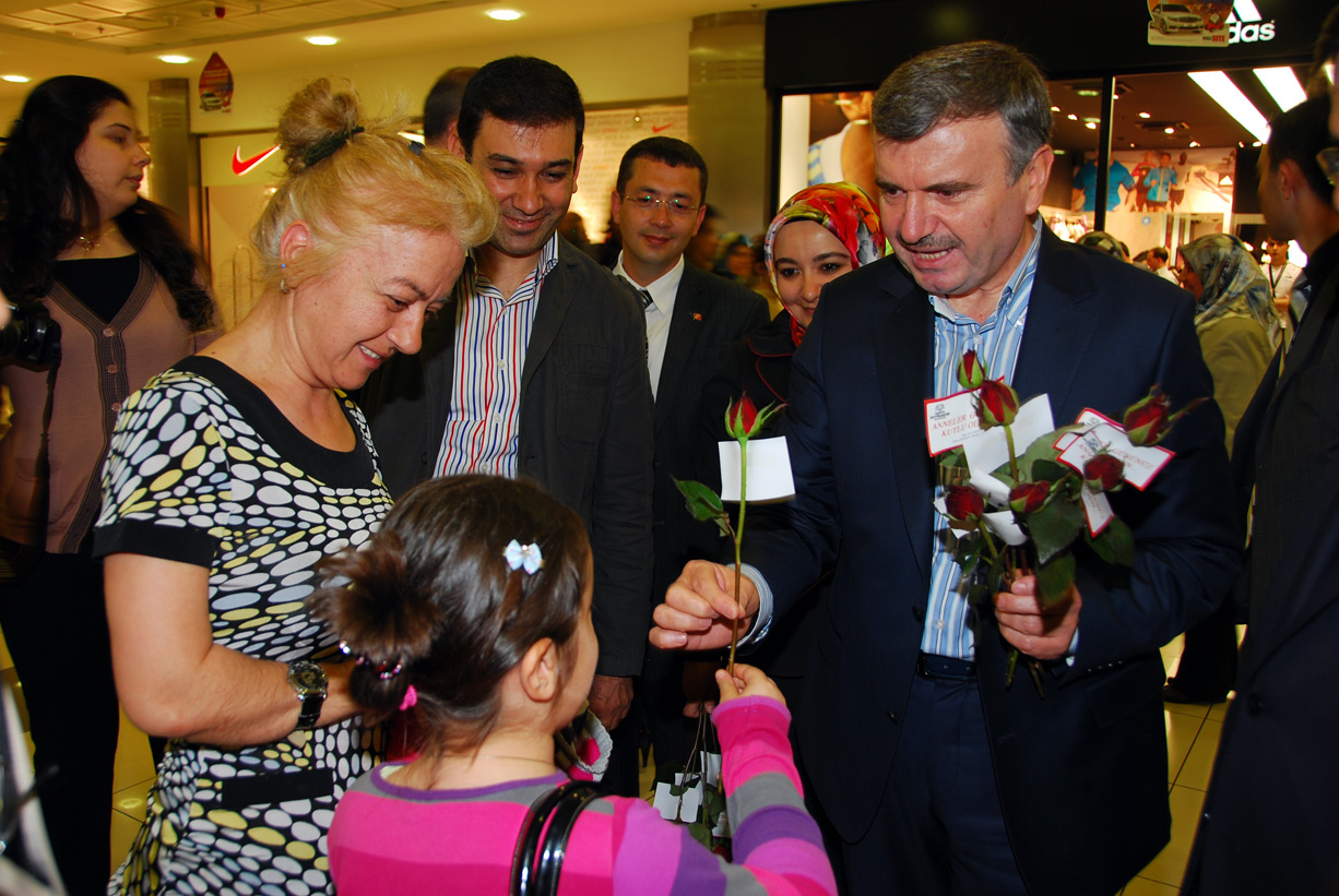 Başkan Akyürek: 'Annelerin Değerini Bilelim.'