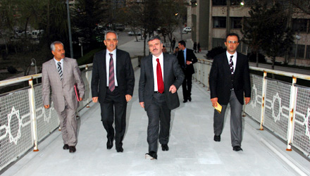 Başkan Akyürek Belediye Önü Yaya Üstgeçidi'ni İnceledi