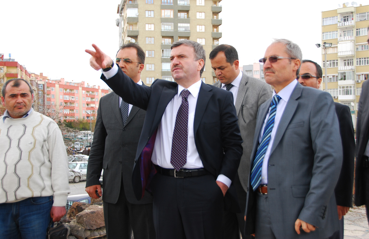 Başkan Akyürek Okul ve Esnaf Ziyaretleri Gerçekleştirdi