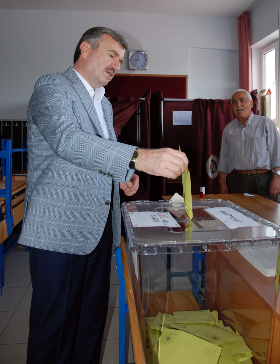 Başkan Akyürek Oyunu 2026 No'lu Sandıkta Kullandı