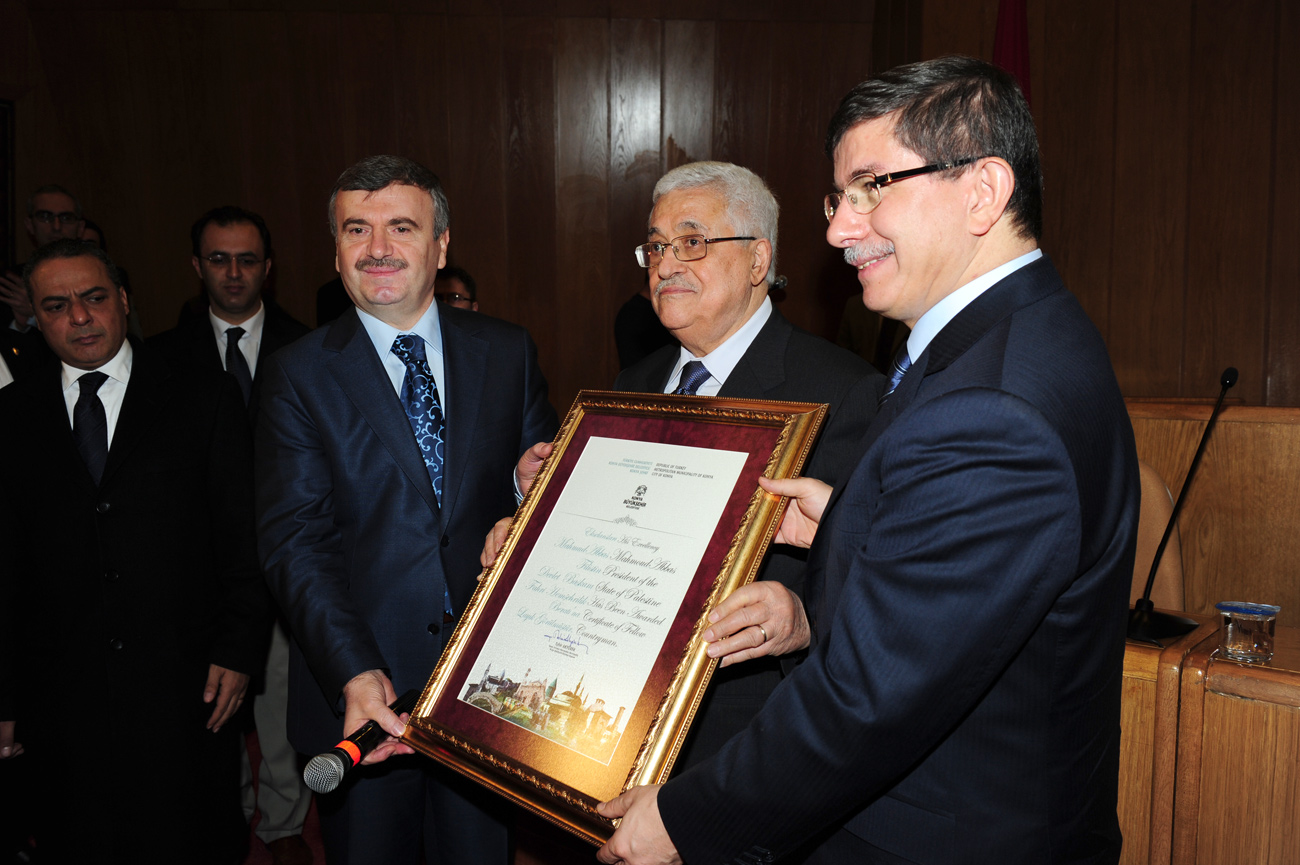 Filistin Devlet Başkanı Abbas'a Fahri Hemşehrilik Beratı Verildi