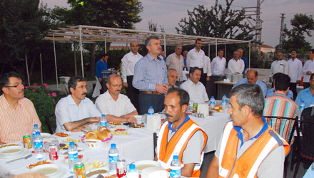 Başkan Akyürek İlk İftarını Nöbetçi Çalışanlarla Yaptı