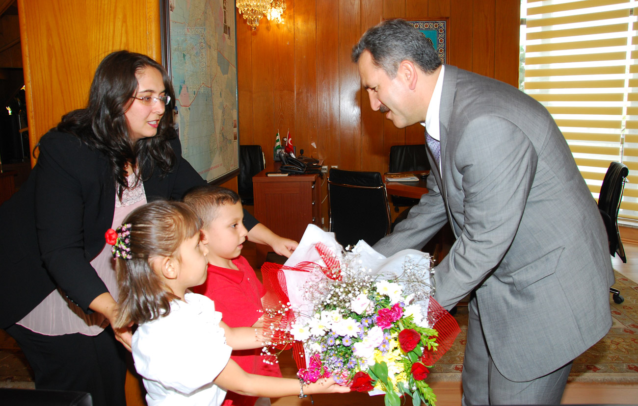 Öğrenciler Büyükşehir Belediyesi'ni Ziyaret Etti