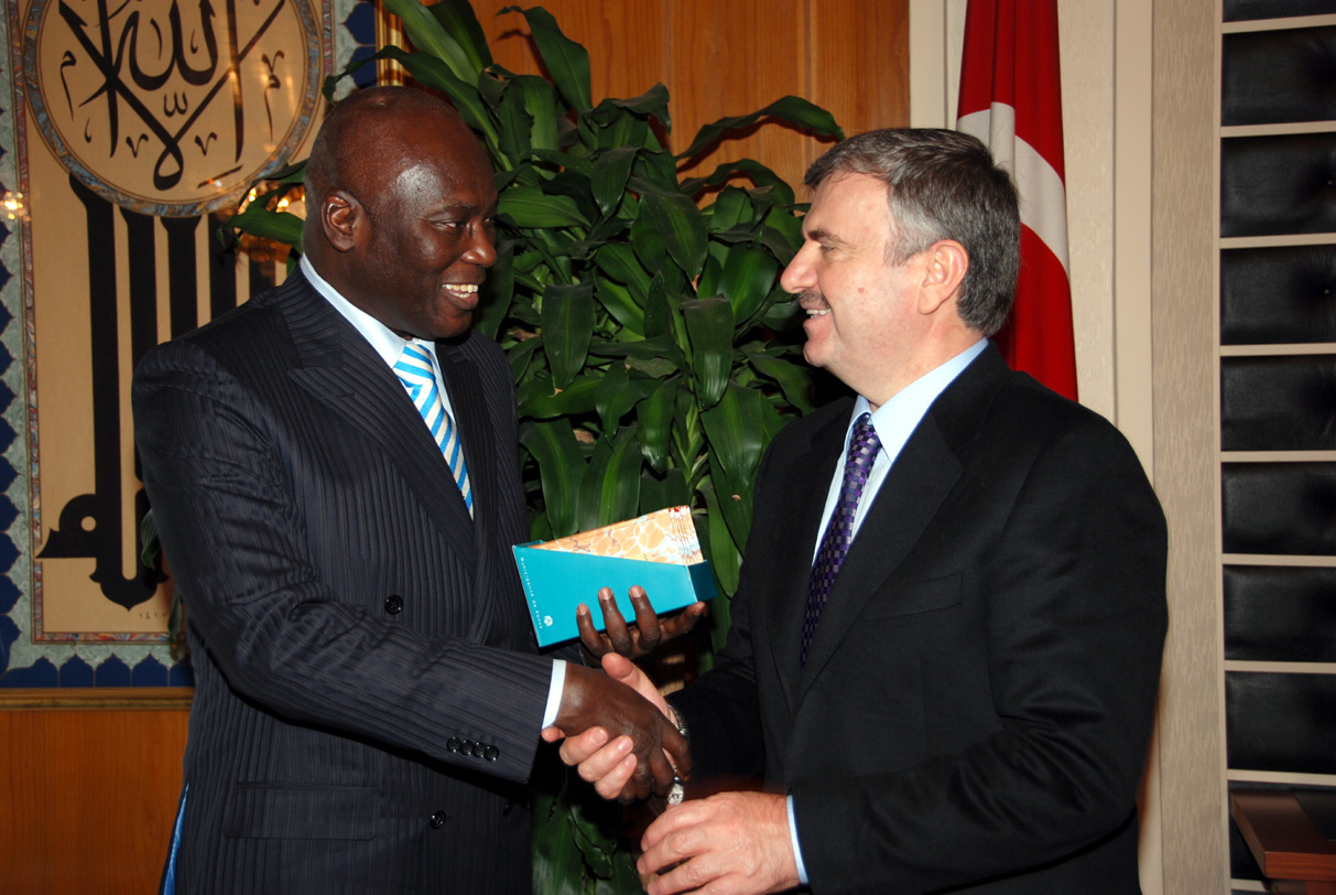 Senegal Büyükelçisi Başkan Akyürek'i Ziyaret Etti