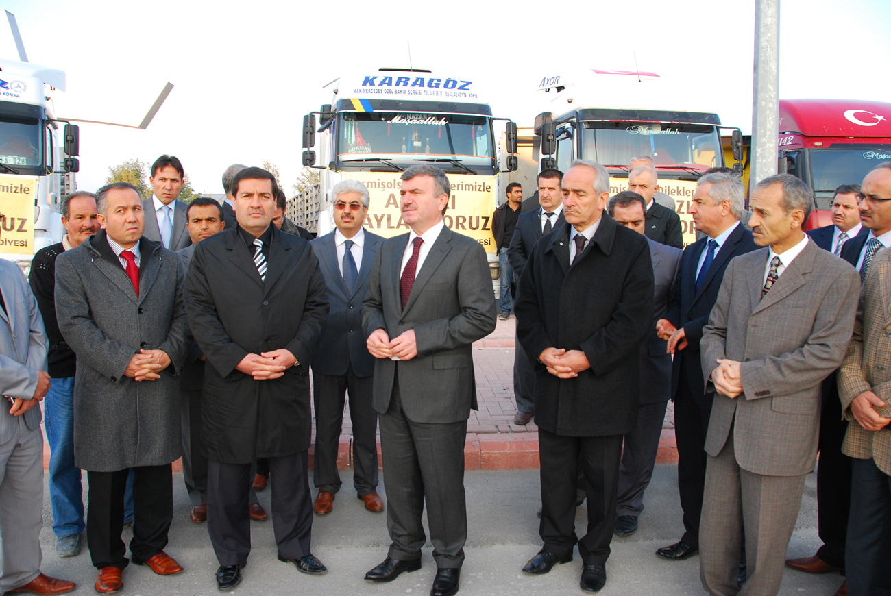 Konya, Van Halkının Yanında - 3 TIR Yardım Malzemesi Yola Çıktı
