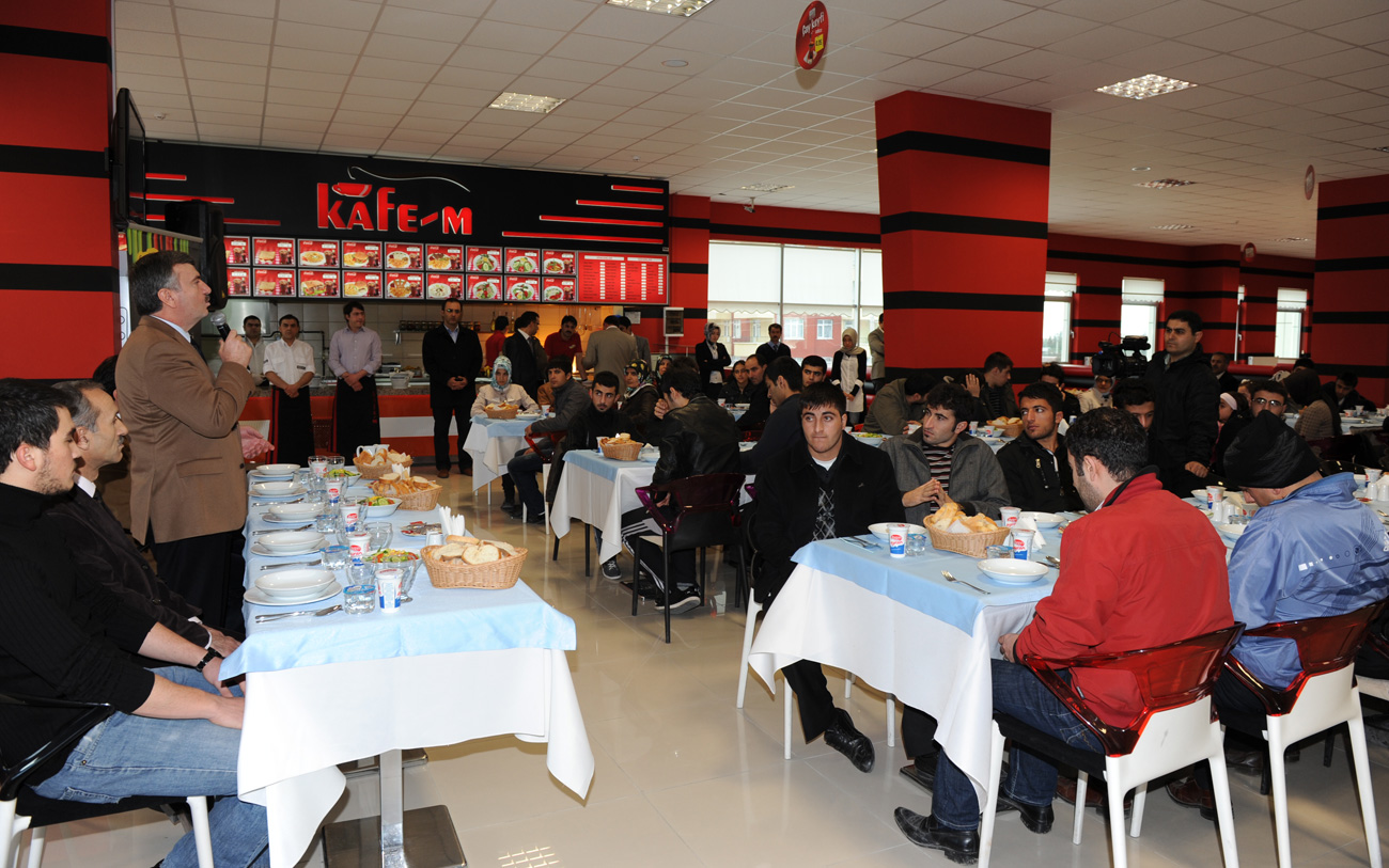 Başkan Akyürek Vanlı Öğrencilerle Buluştu