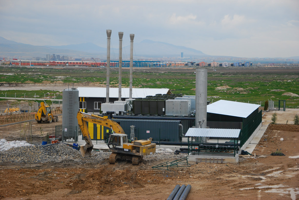 Başkan Akyürek, Metan Gazından Elektrik Enerjisi Üretim Tesisi'ni İnceledi