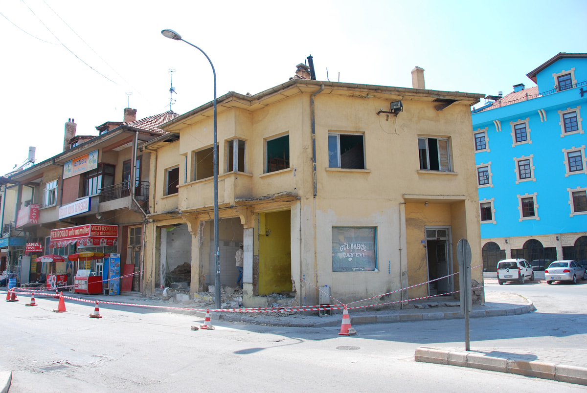 Mevlana Müzesi Çevresine Modern Tuvalet, Duş ve Abdest Alma Yerleri Yapılıyor