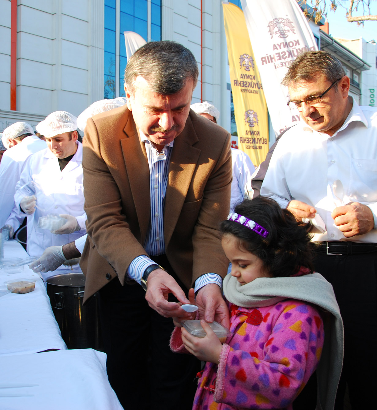 Başkan Akyürek Aşure İkram Etti