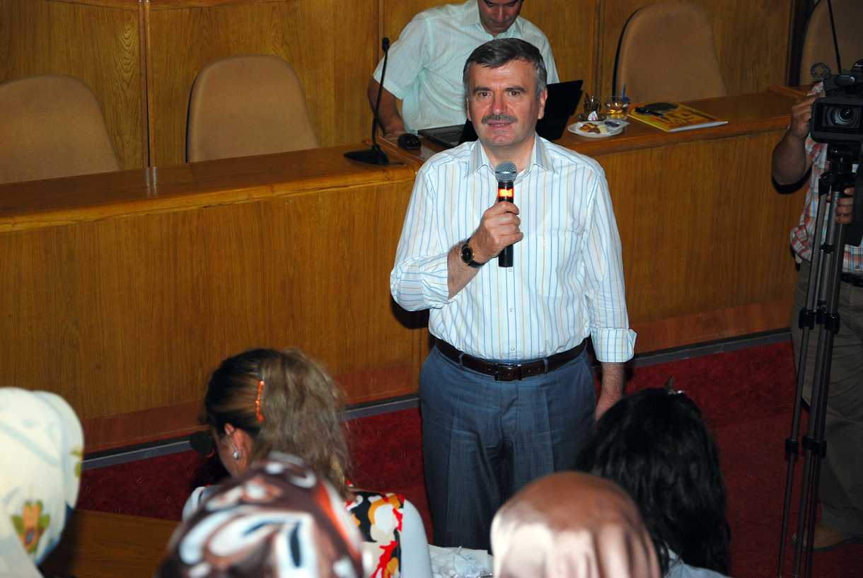 Doğanlar Mahallesi'nin Refah Seviyesinin Artırılması Projesi'ne Katılan Kursiyerlere Eğitim Seminerleri Veriliyor