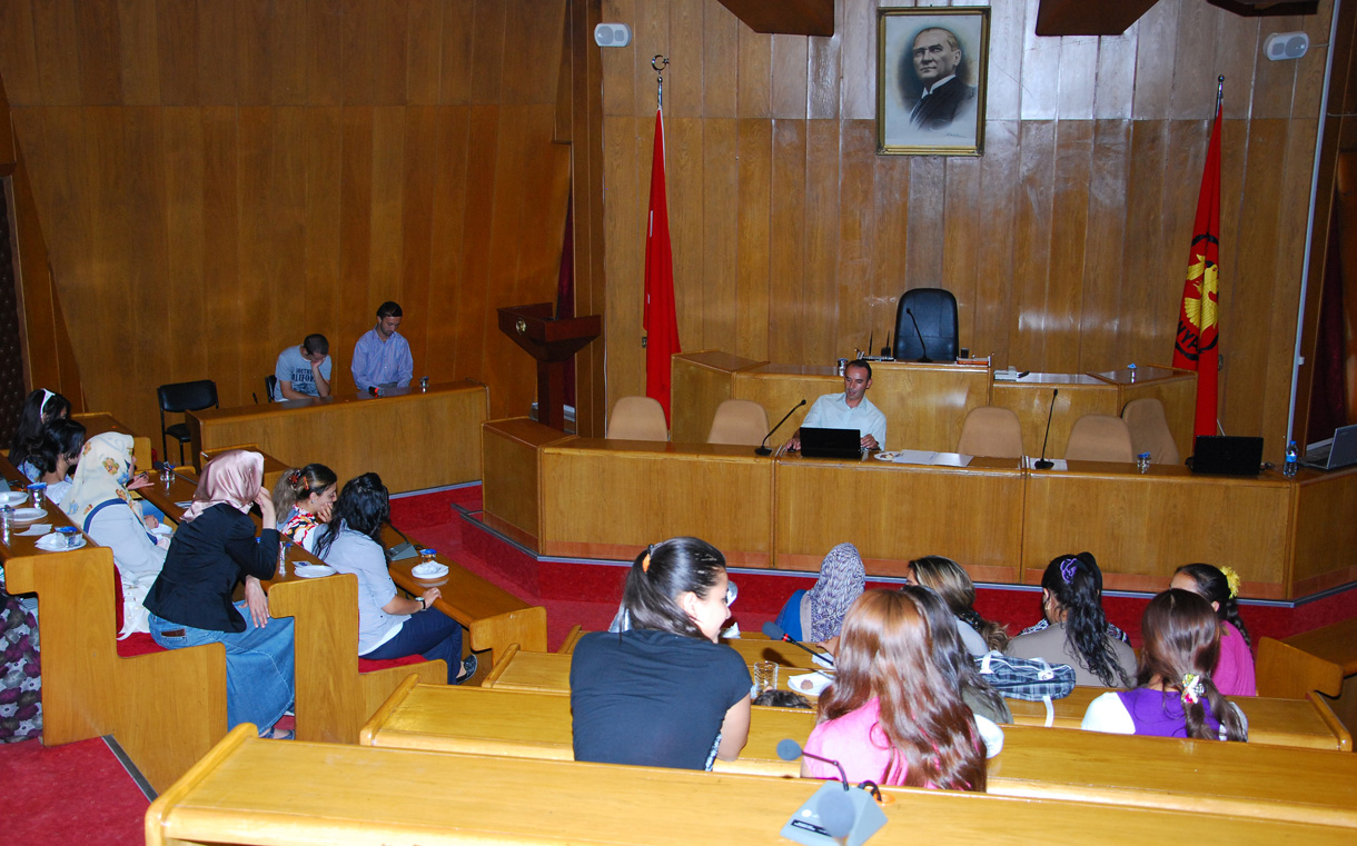 Doğanlar Mahallesi'nin Refah Seviyesinin Artırılması Projesi'ne Katılan Kursiyerlere Eğitim Seminerleri Veriliyor