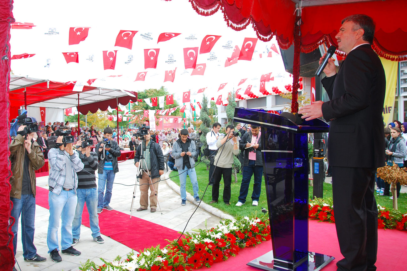 KOMEK Kültürpark Sergi ve Satış Merkezi Açıldı
