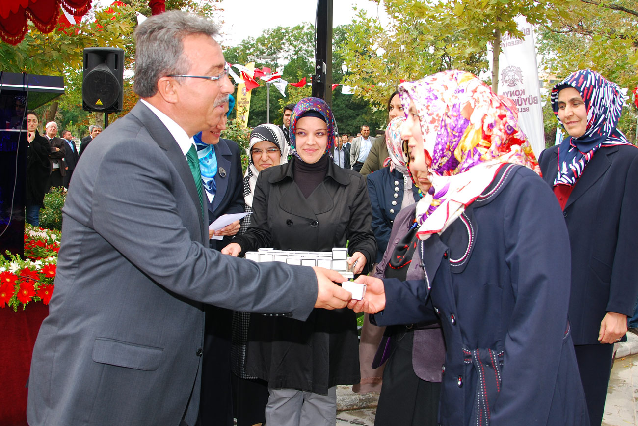 KOMEK Kültürpark Sergi ve Satış Merkezi Açıldı