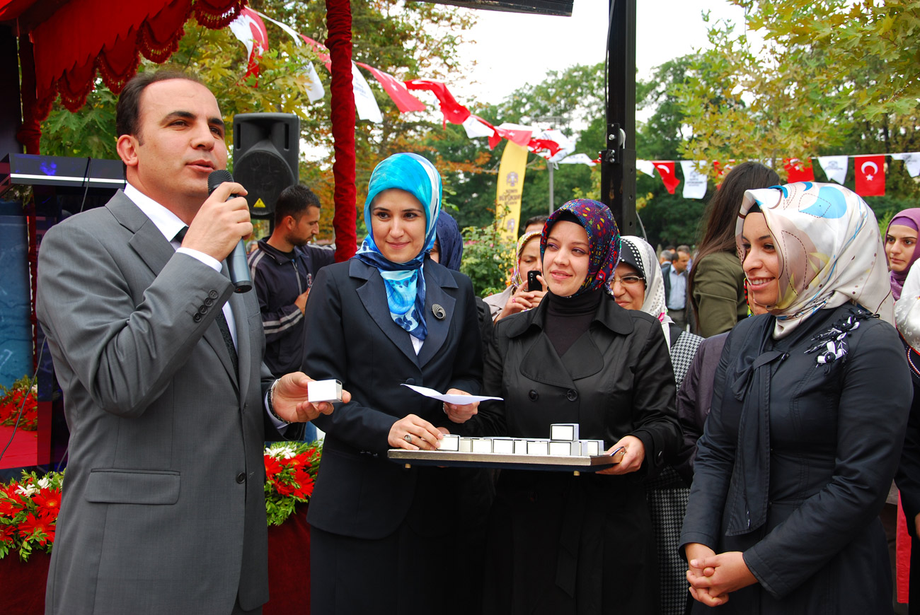 KOMEK Kültürpark Sergi ve Satış Merkezi Açıldı