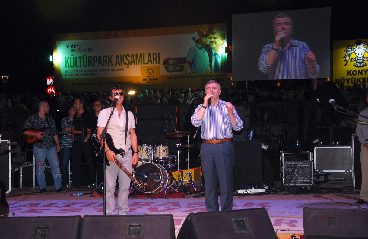 Türkiye'nin En Uzun Süreli Sanat Etkinliği Kültürpark Akşamları Ayna Konseri İle Devam Etti