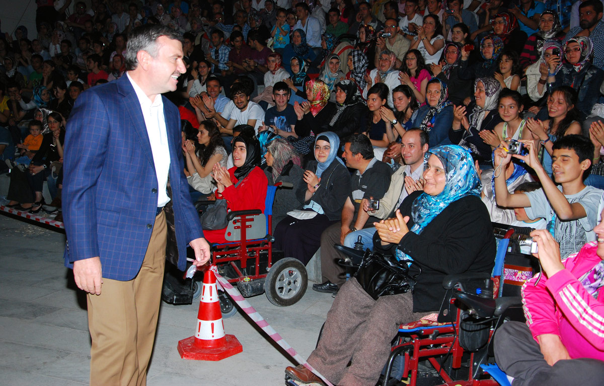 Bedirhan Gökçe İle Şiir ve Türkü Dolu Bir Gece