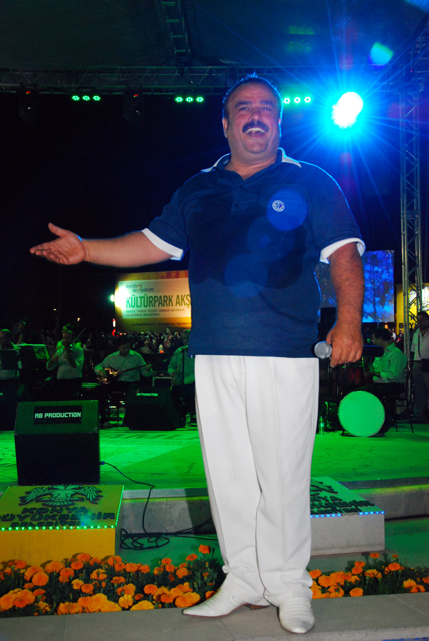 Kültürpark'ta Bülent Serttaş Sahne Aldı