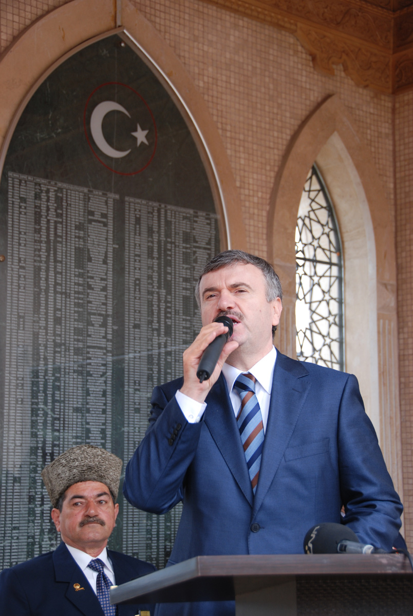 Çanakkale Şehitleri Şehitler Abidesi'nde Anıldı