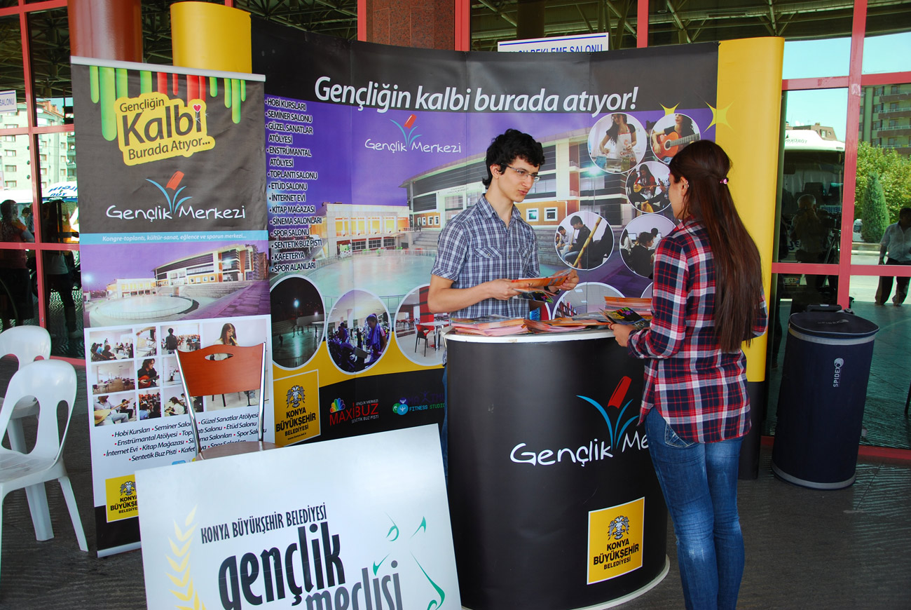 Kayıt İçin Konya'ya Gelen Öğrenciler Bilgilendirildi