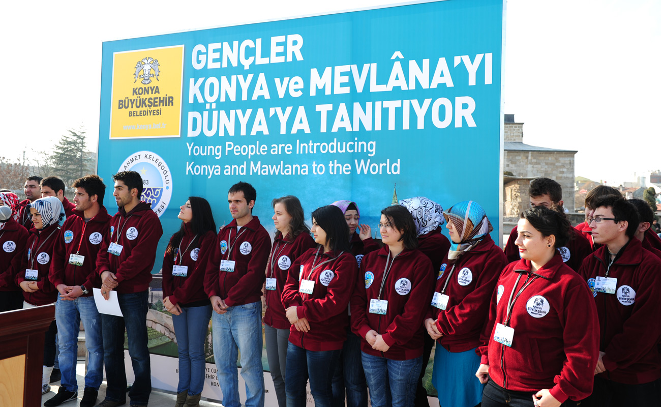 Gençler Konya ve Mevlana'yı Dünyaya Tanıtıyor