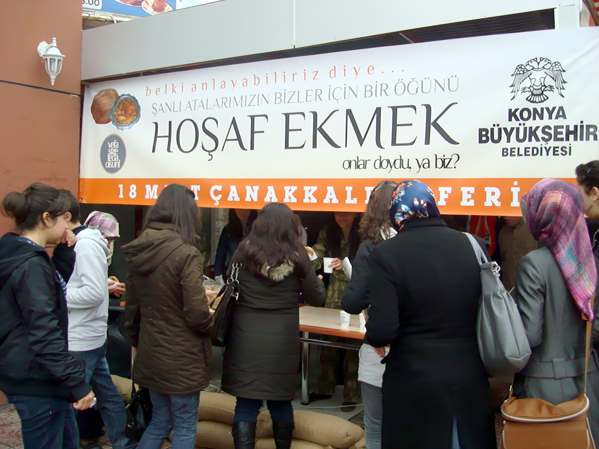 Atalarımızın Çanakkale'de Bir Öğünü Olan Hoşaf-Ekmek İkramı Yapıldı