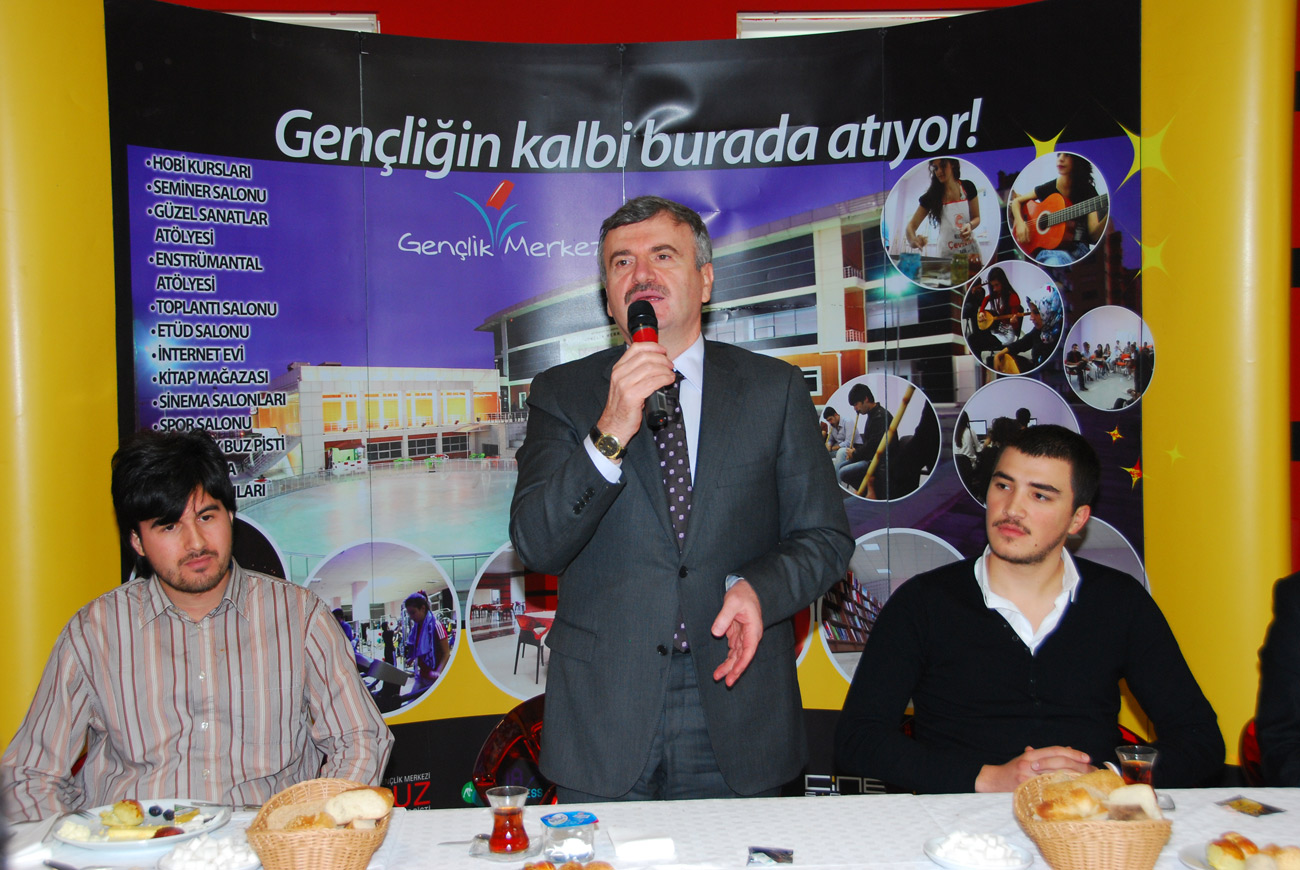 Başkan Akyürek Konyalı Öğrencilerle Buluştu