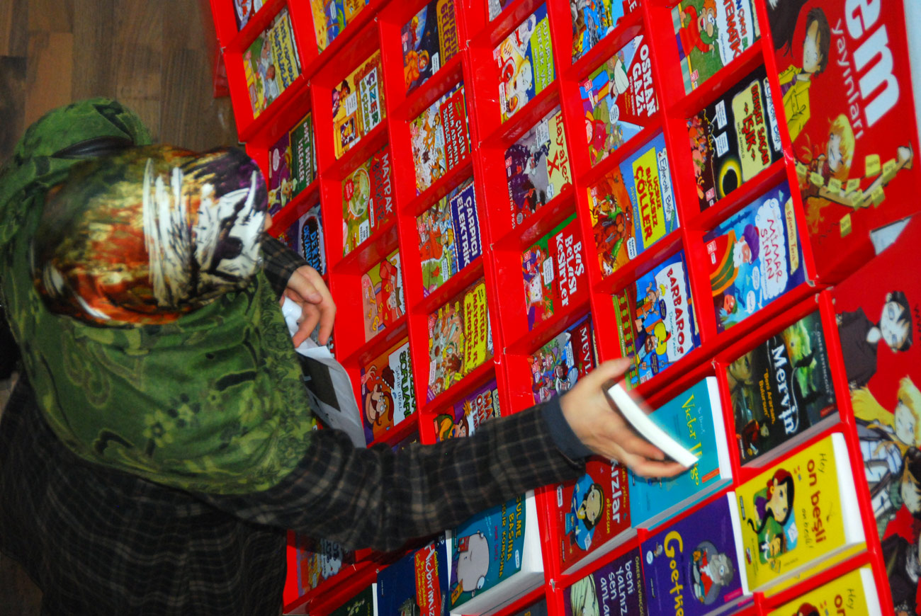 Binlerce Kitapsever Zindankale Sanat Galerisi'nde Buluşuyor