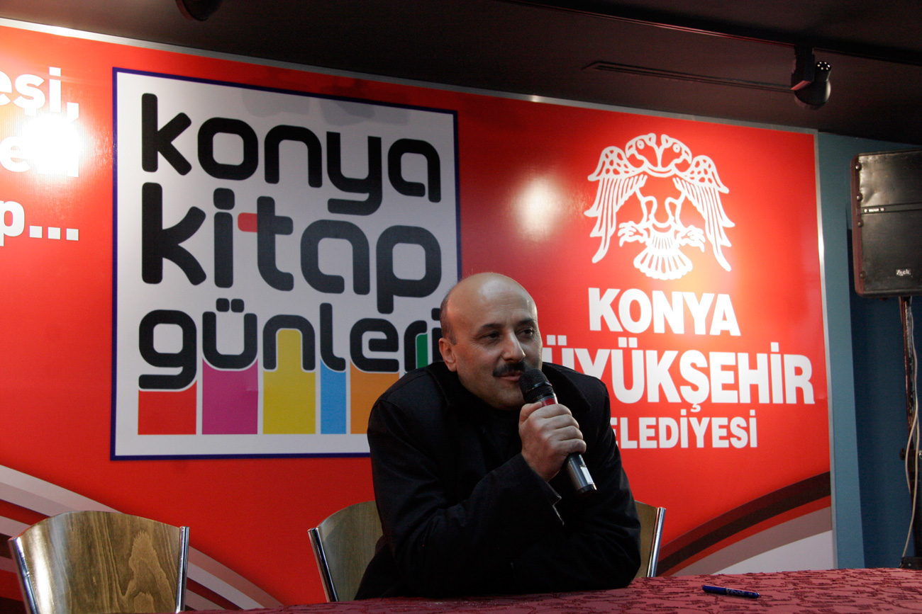 Binlerce Kitapsever Zindankale Sanat Galerisi'nde Buluşuyor