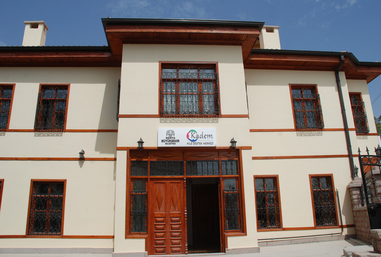 Başkan Akyürek Aile Destek Merkezi'ni Ziyaret Etti