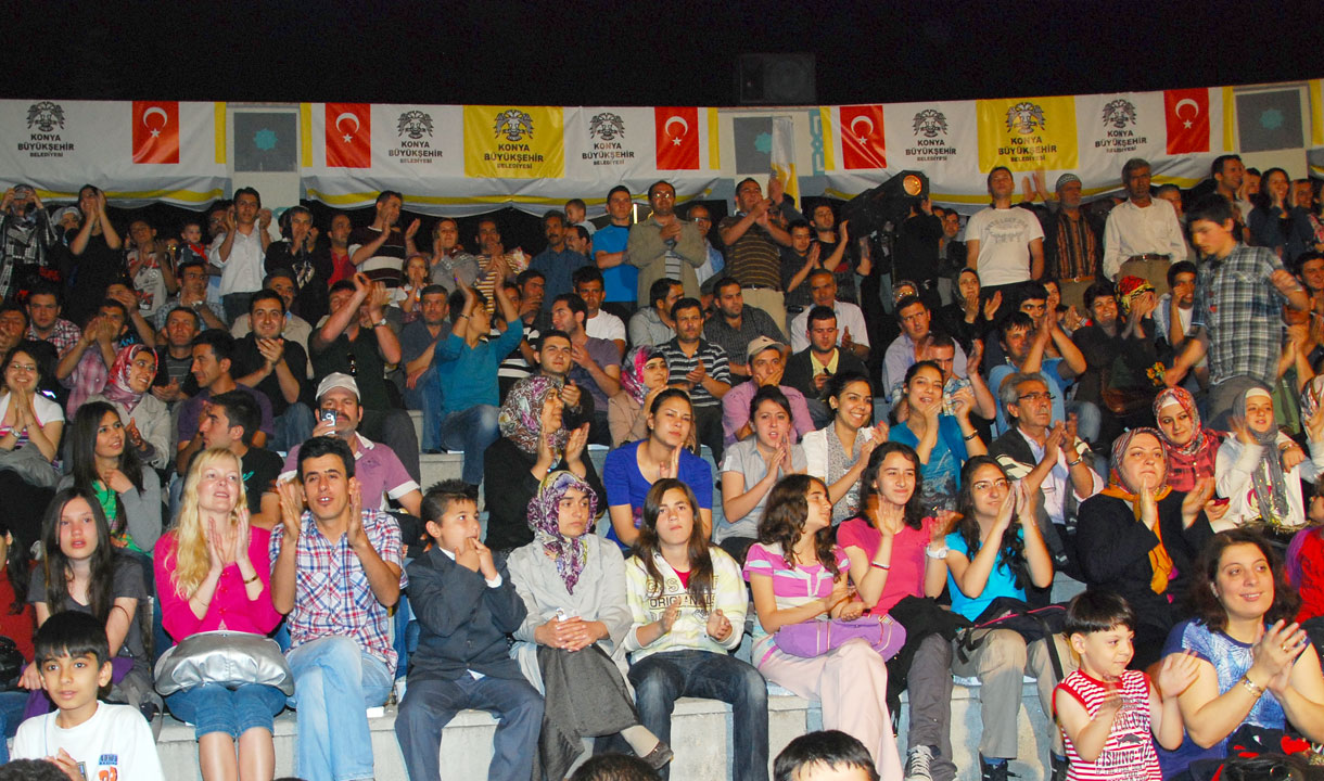 Kültürpark Akşamları İlgiyle İzleniyor