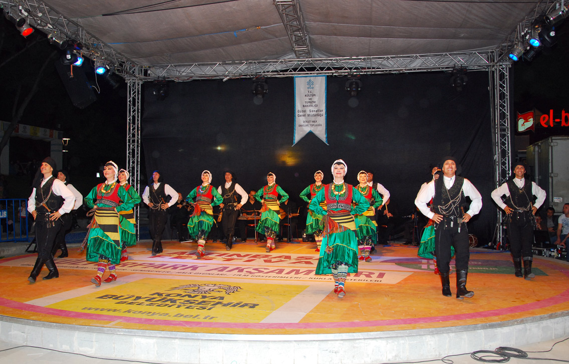 Kültürpark Akşamları İlgiyle İzleniyor