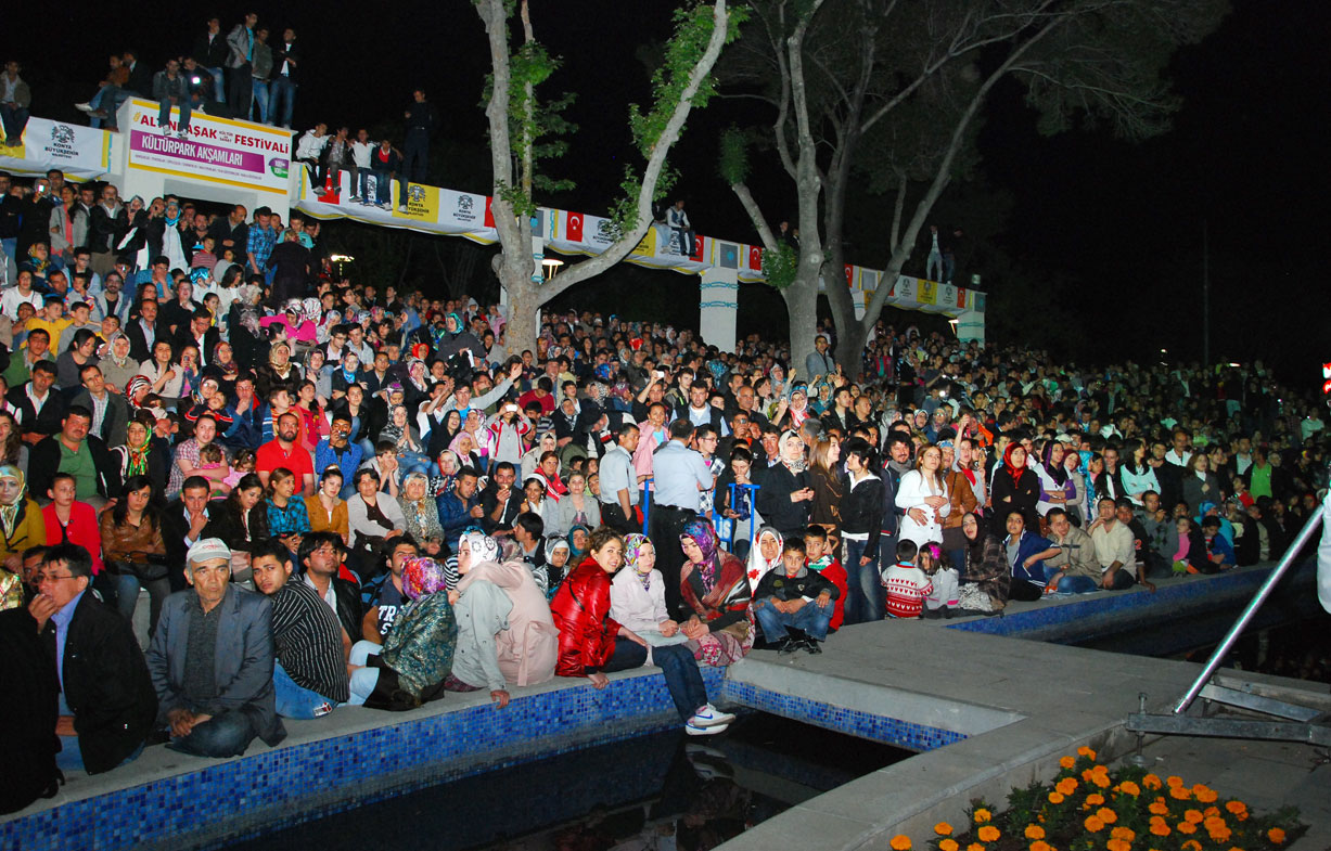 Kubat Türkülerini Kültürpark'ta Söyledi
