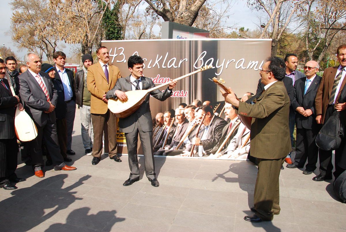 Aşıklar Bayramı, Meydan Atışması İle Başladı