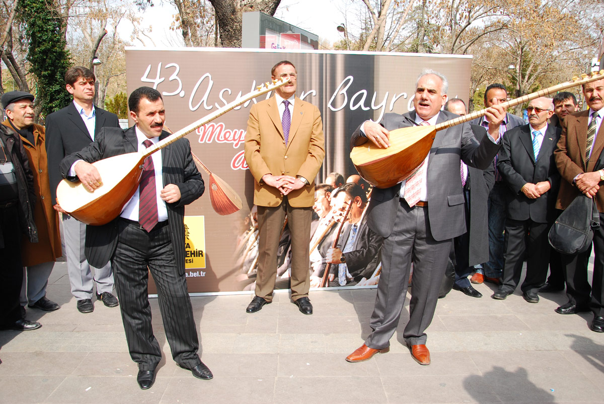 Aşıklar Bayramı, Meydan Atışması İle Başladı