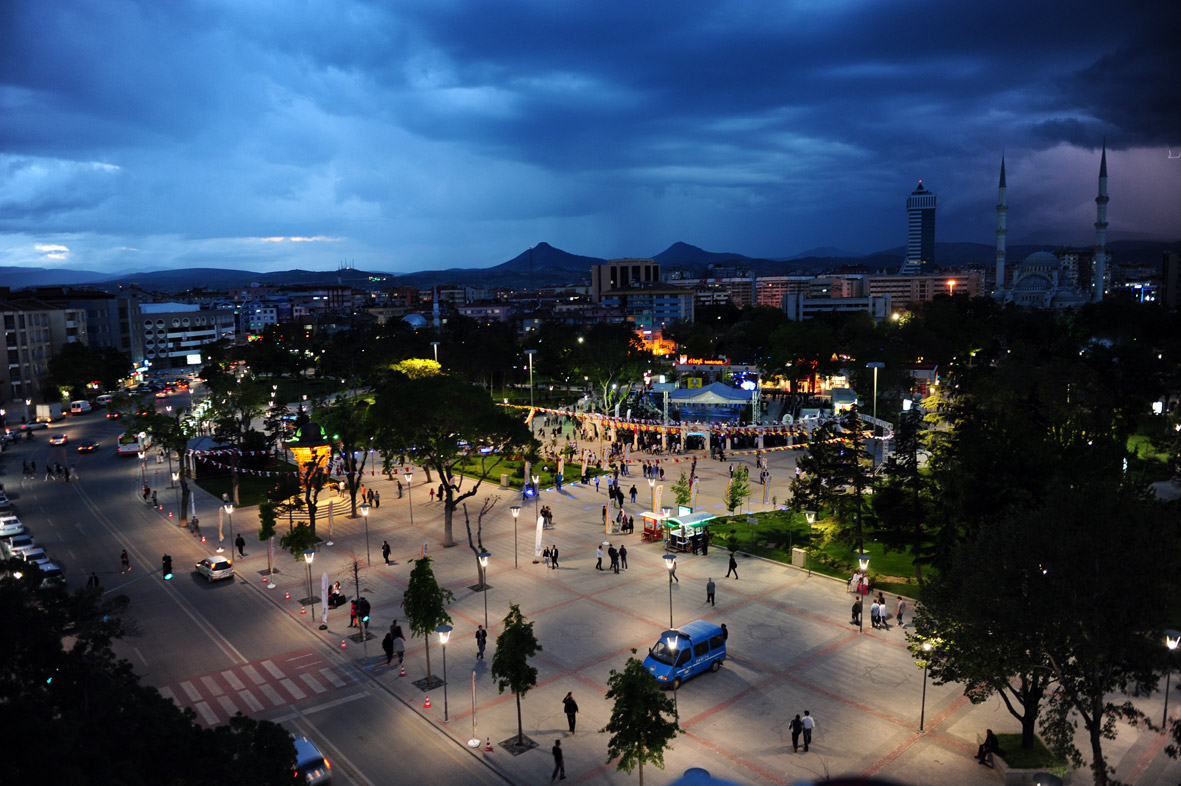 Kültürpark Akşamları MFÖ Konseri İle Başladı