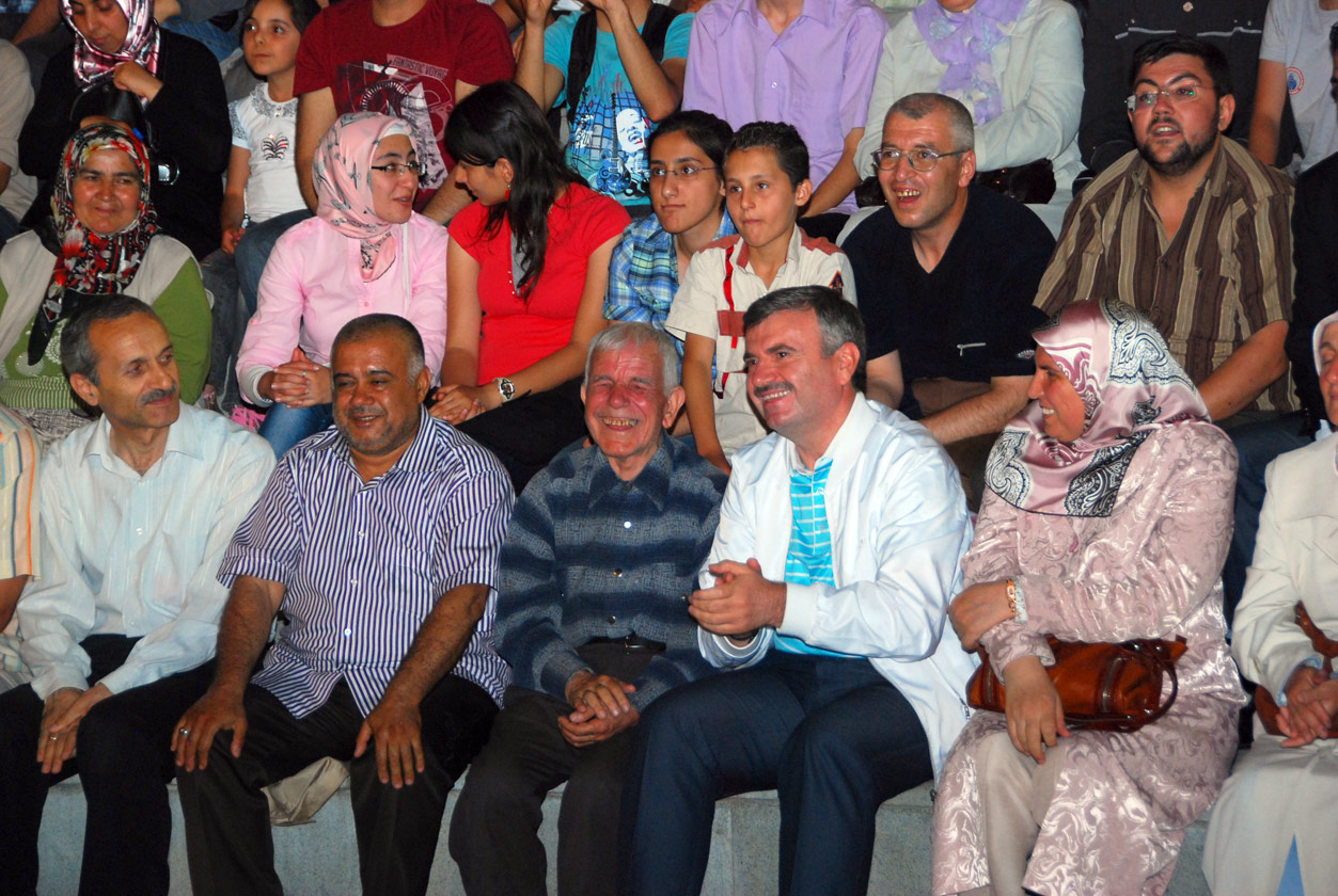 Orhan Hakalmaz Türkülerini Konyalılar İçin Söyledi