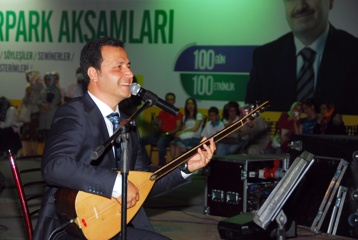 Orhan Hakalmaz Türkülerini Konyalılar İçin Söyledi