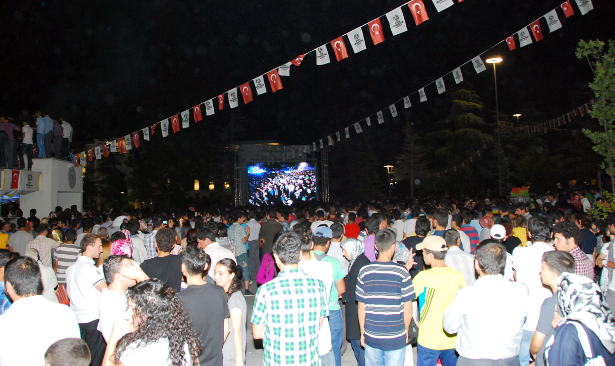 Kültürpark'ın En Kalabalık Konserini Sagopa Kajmer Verdi