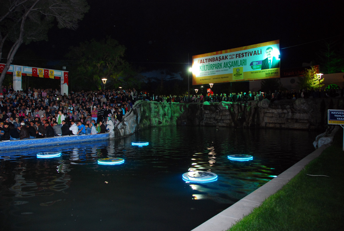 Kültürpark Akşamları Uğur Işılak Konseri İle Devam Etti