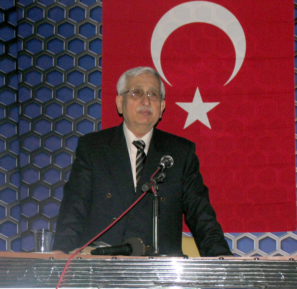 Eski Kütüphaneci Veli Sabri Uyar Anıldı