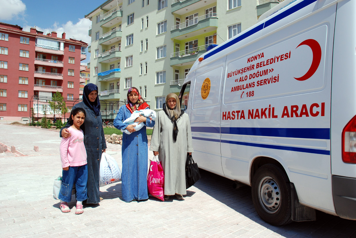 'Alo Doğum ve Alo Cenaze' Sevinç ve Kederi Paylaşıyor