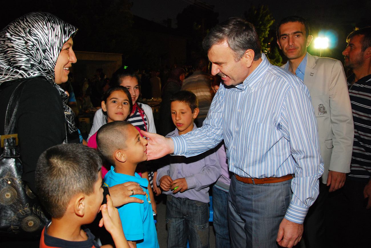 Başkan Akyürek'ten Anlamlı Çağrı: Geleneklerimizi Koruyalım