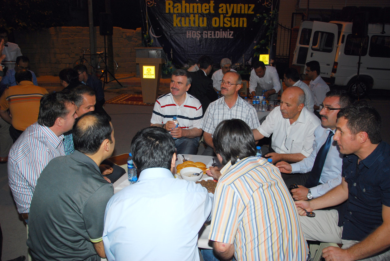 Doğanlar Mahallesi Büyükşehir'in İftarında Buluştu