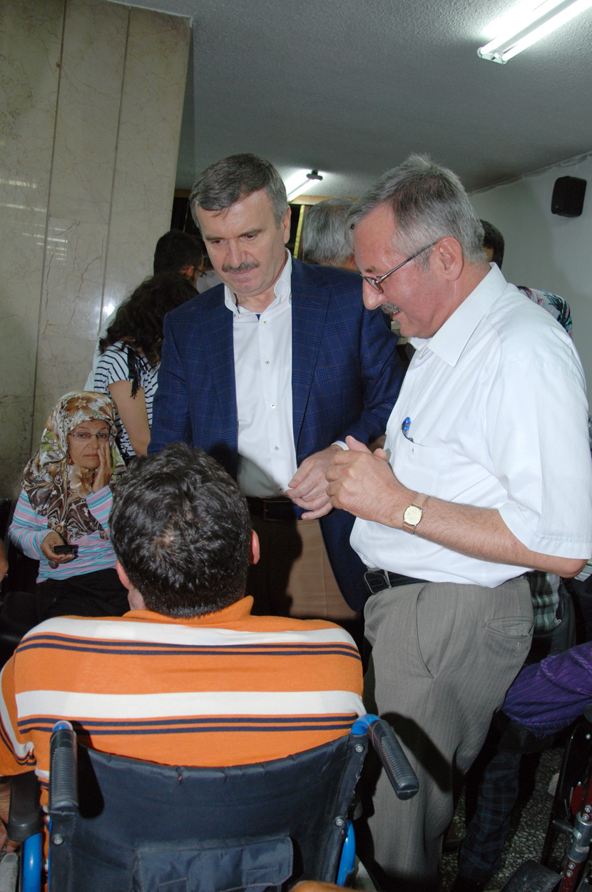 Başkan Akyürek Engelli Derneklerini İftarda Ağırladı