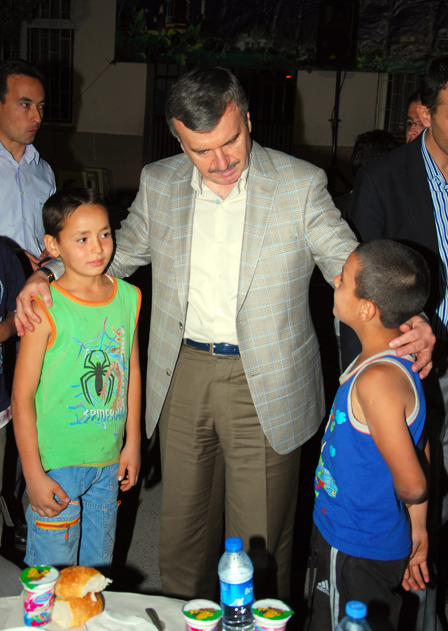Esenler Mahallesi Büyükşehir'in İftarında Buluştu
