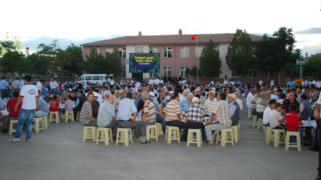 Esenler Mahallesi Büyükşehir'in İftarında Buluştu